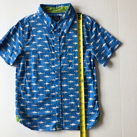 TukTuk Mako Sharks in Blue Short Sleeve Button Down Shirt - Picture 3 of 7